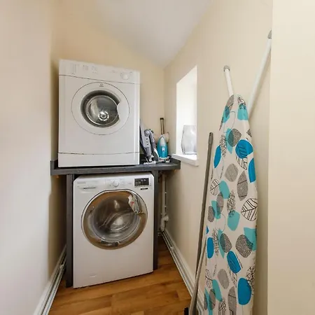 Drake St, Close To Station And Centre شقة