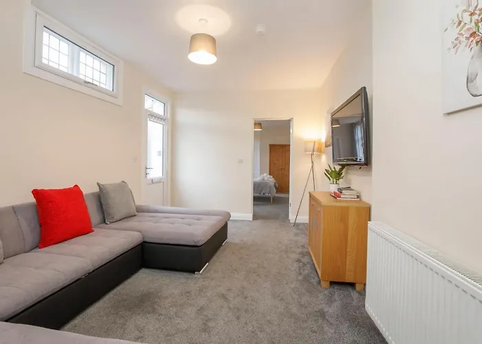 Drake St, Close To Station And Centre *